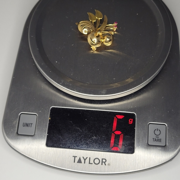 18K YELLOW GOLD WITH RUBIES PIN BROOCH 5.54 Grams - Picture 2 of 7